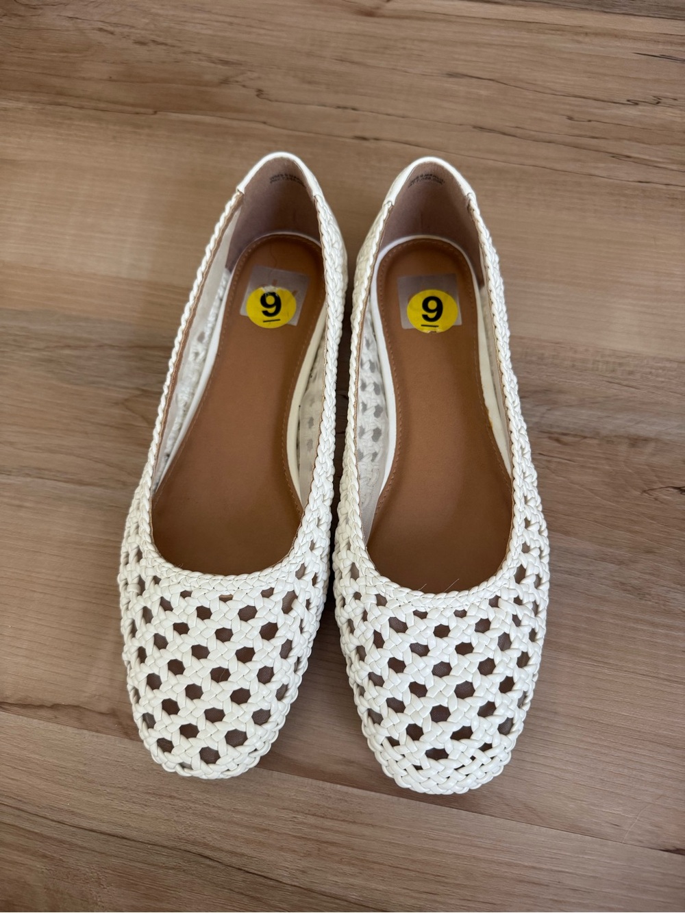 Dolce Vida Women’s White Woven Ballet Flats